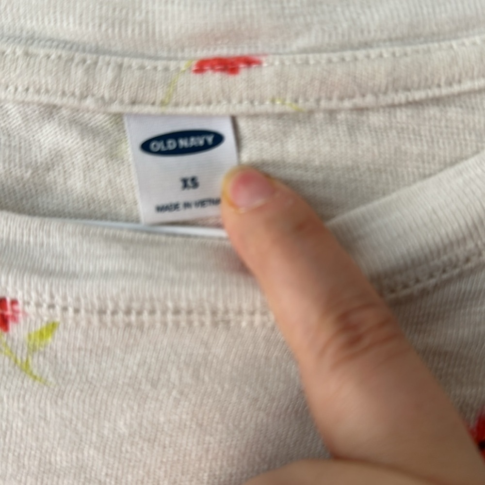 ❤️ OLD NAVY Cream Floral Easy Vintage Tee Size XS ❤️ - Picture 3 of 7